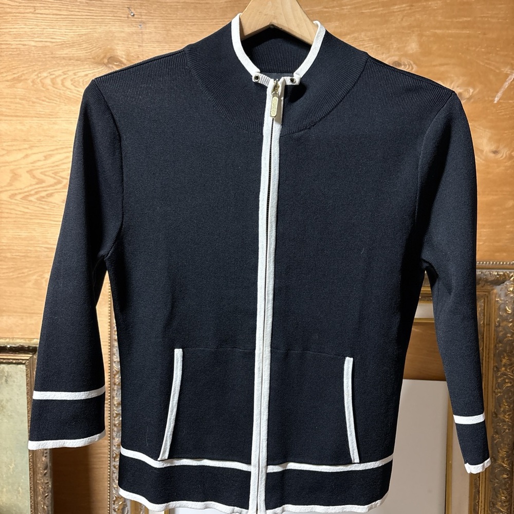 Finity Black and White  Zip-Up Sweater 3/4 sleeves